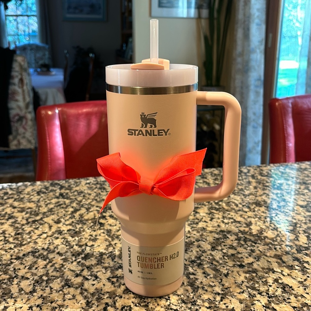 NWT Stanley Quencher H2.0 Tumbler The Flow State” 40oz All Day Hydration Lt Pink - Picture 1 of 10
